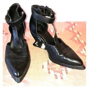 Closed-toe Wedge Heels